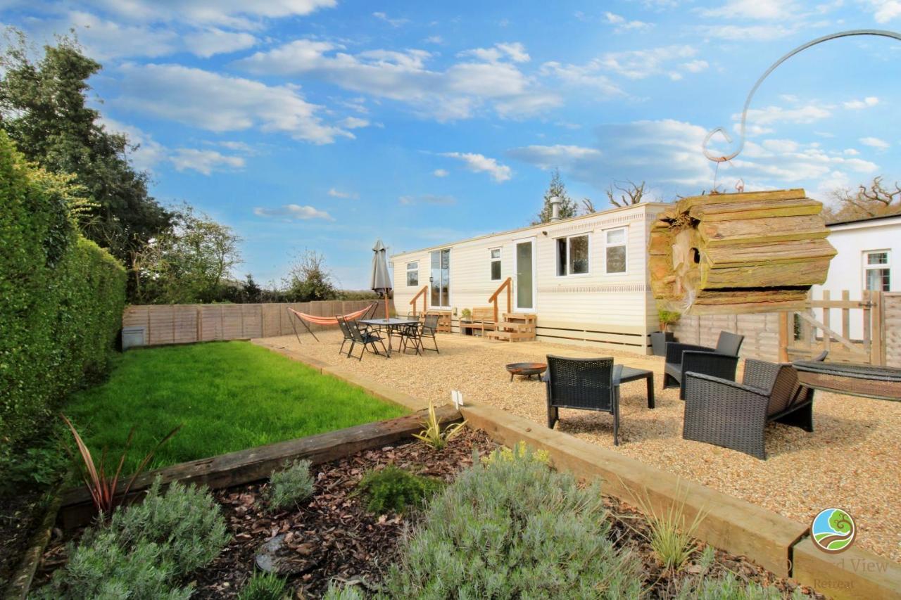 Orchard View Retreat - Dog Friendly, Enclosed Private Garden With Weather Dependant Hot Tub - Not On A Holiday Park Little Clacton Exterior photo